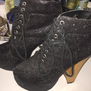 Lace up lug style heel